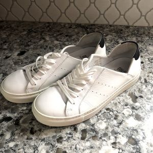 DNA New York Liberty white tennis shoe/sneaker